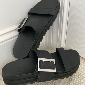 Sorel sandals Size 7
